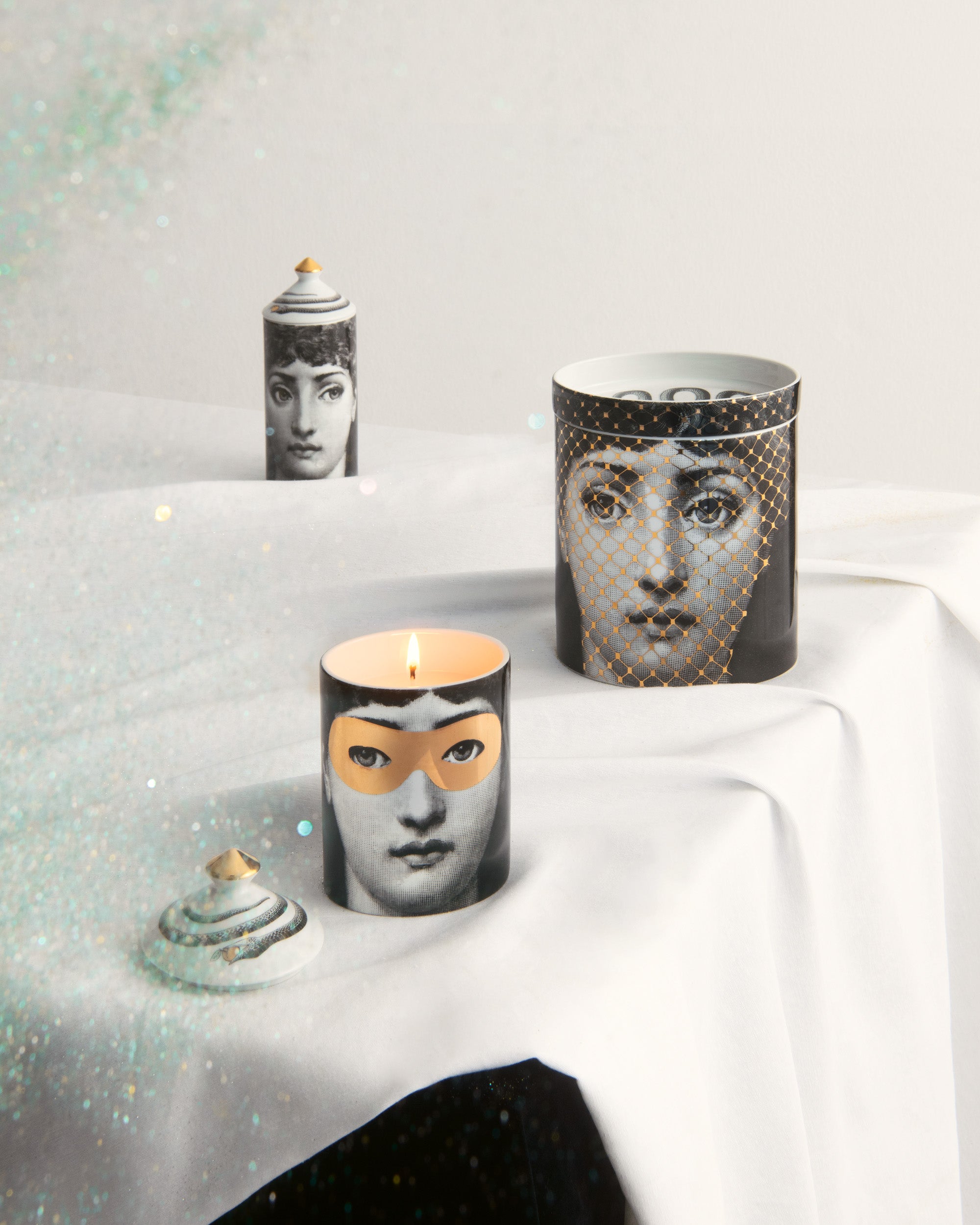 Fornasetti SE POI Scented Candle - Mascherina Décor - Frutto Proibito Fragrance - Milk Concept Boutique