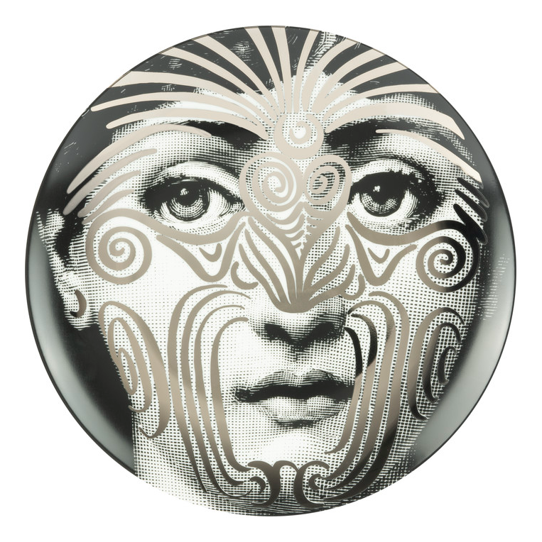 Fornasetti Wall Plate T&V 9 in platinum - Milk Concept Boutique