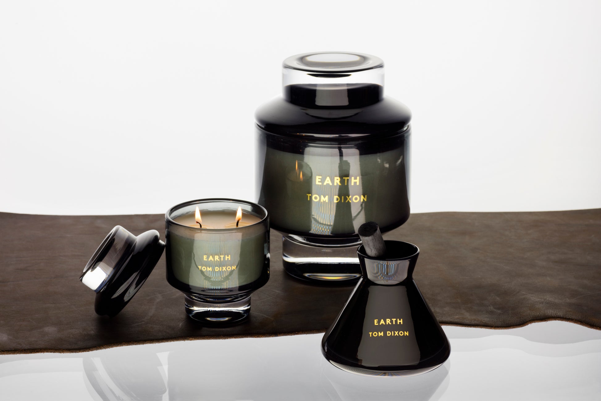 ELEMENTS EARTH  CANDLE LARGE Tom Dixon. - Milk Concept Boutique