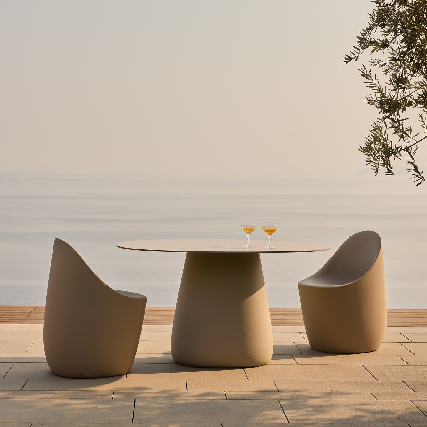 Cobble Table top 135 cm HPL by Elisa Giovannoni - Milk Concept Boutique